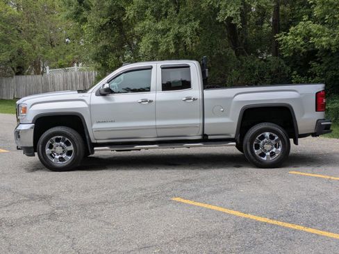 Used 2016 GMC Sierra 2500 SLT w/ Snow Plow Prep Package AWD/4WD image 4