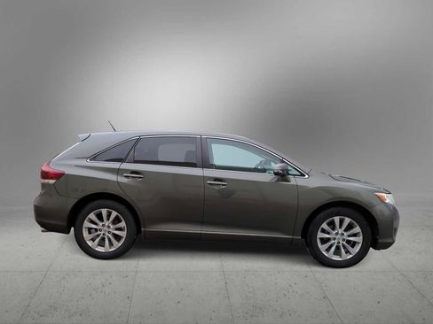 Used 2013 Toyota Venza XLE image 9