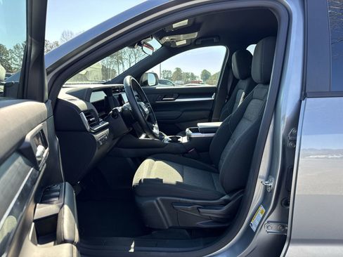 Used 2025 GMC Terrain Elevation image 16