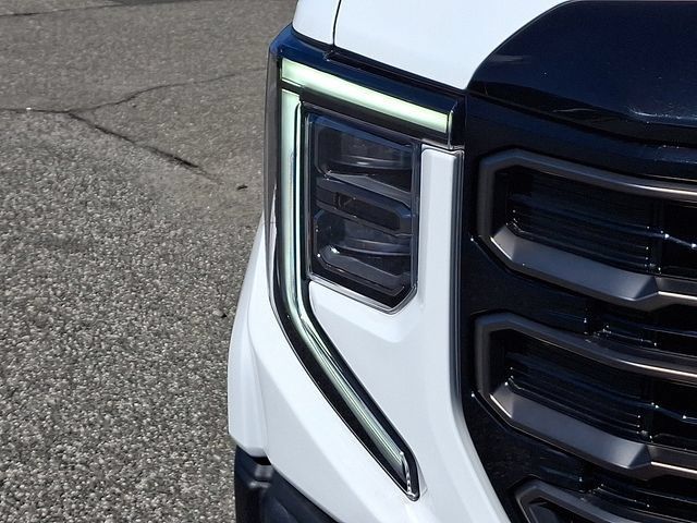 Used 2026 GMC Sierra 1500 AT4X w/ LPO, Black Badging Package AWD/4WD image 30