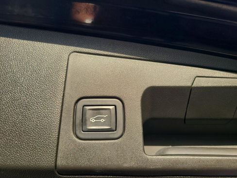 Used 2017 Cadillac XT5 Luxury w/ Driver Awareness Package image 20