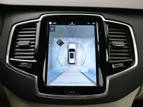 Used 2023 Volvo XC90 B6 Plus AWD/4WD image 21