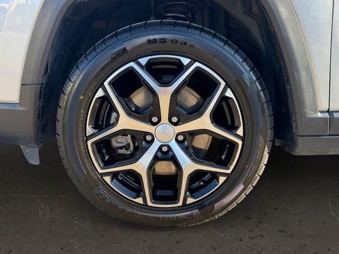 Used 2024 Jeep Compass Limited image 10