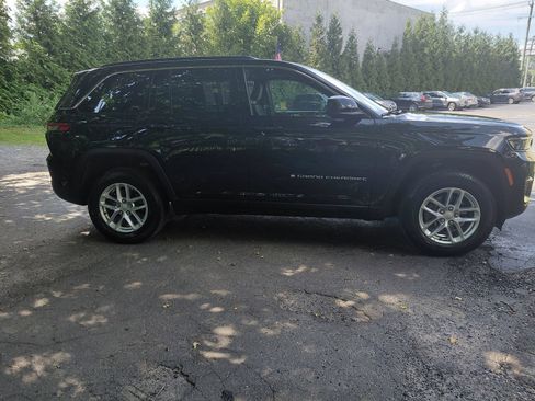 Used 2024 Jeep Grand Cherokee Laredo X AWD/4WD image 32