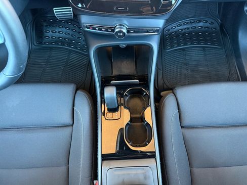 Used 2022 Volvo XC40 P8 Recharge image 38