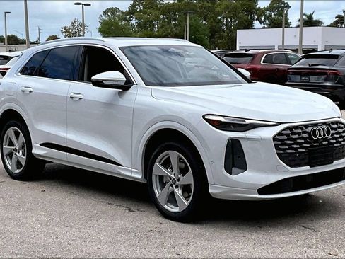 New 2026 Audi Q5 Premium Plus AWD/4WD image 2