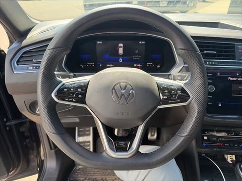 Used 2022 Volkswagen Tiguan SE R-Line image 8