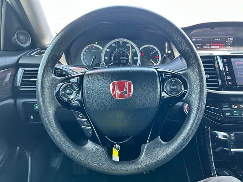 Used 2017 Honda Accord EX image 22