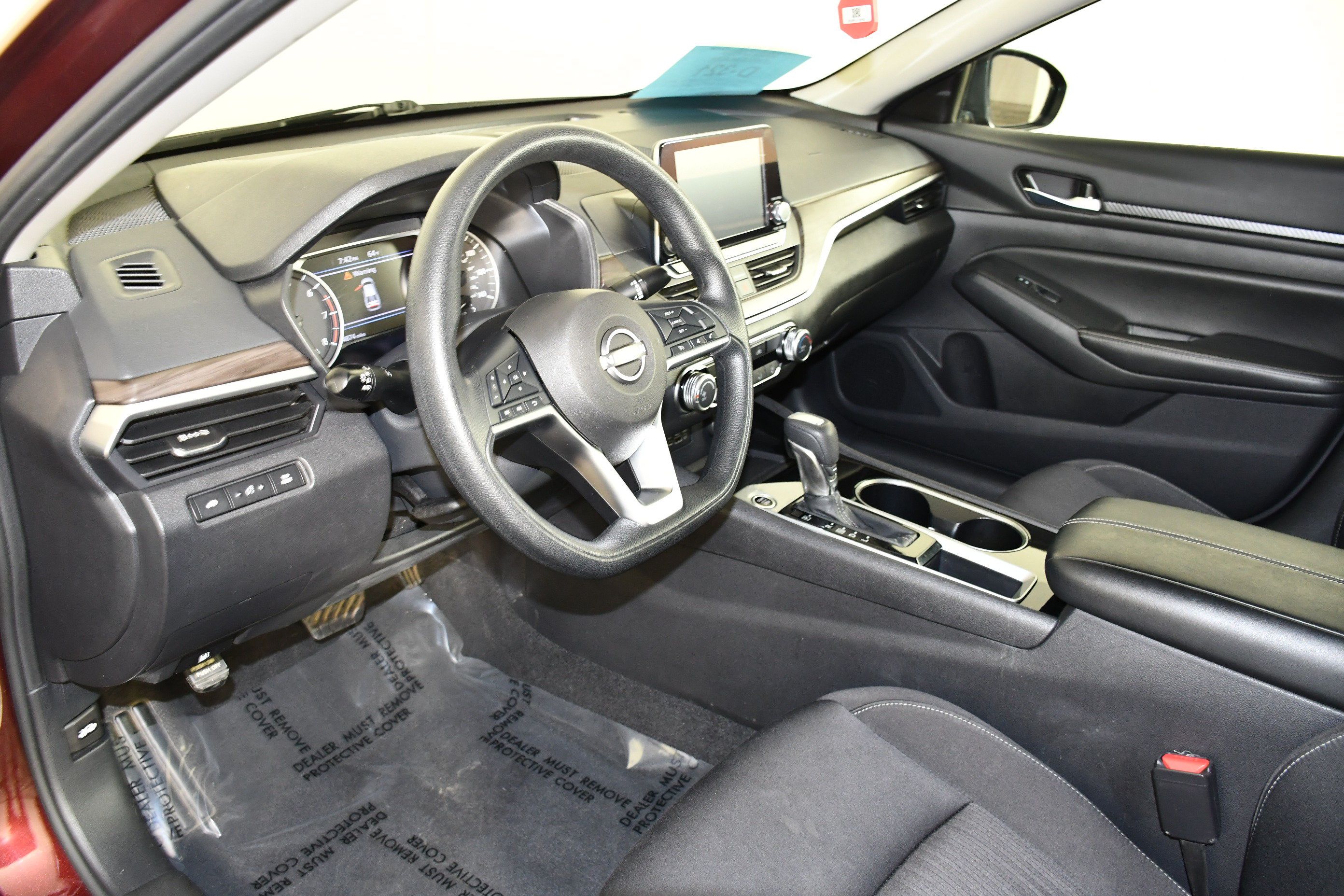 Used 2024 Nissan Altima 2.5 SV FWD image 35
