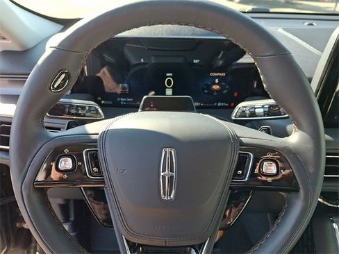 New 2026 Lincoln Aviator AWD image 9