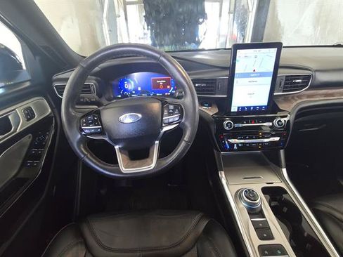 Used 2022 Ford Explorer Platinum w/ Equipment Group 601A RWD image 12