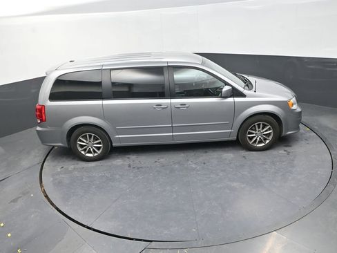 Used 2016 Dodge Grand Caravan SE image 20