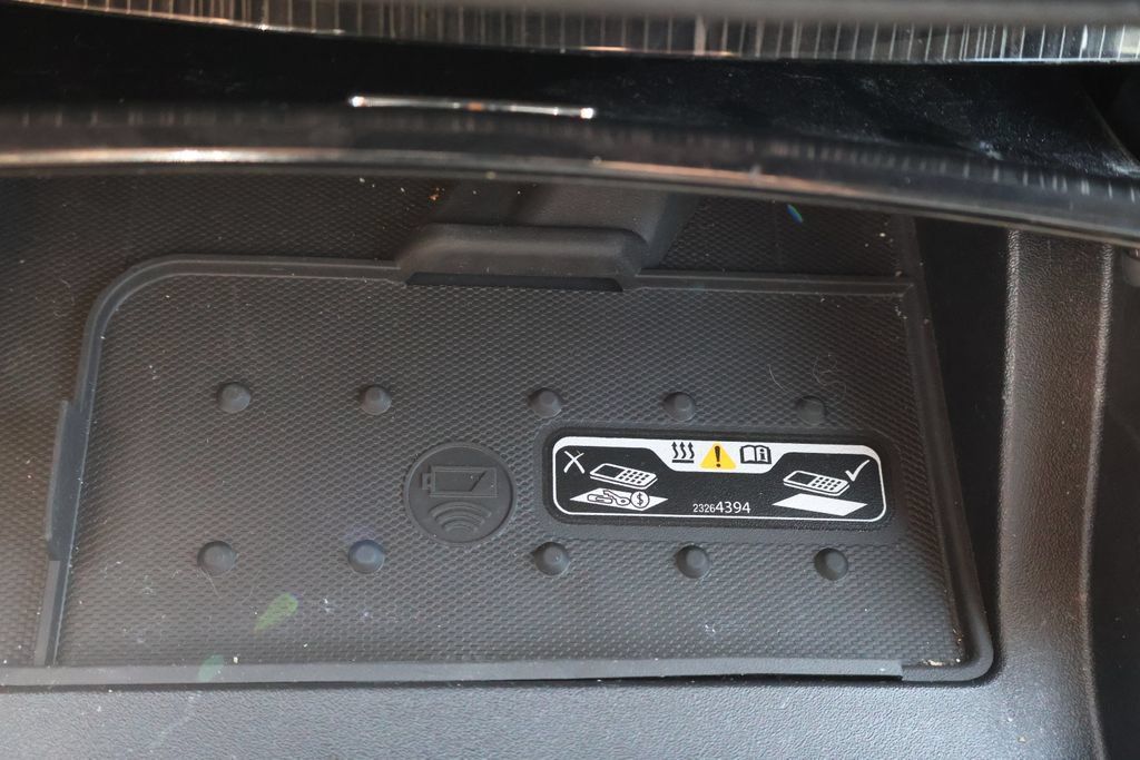 Used 2016 Chevrolet Impala LTZ w/ Enhanced Convenience Package FWD image 29