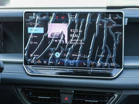 New 2026 Volkswagen Tiguan SE image 21