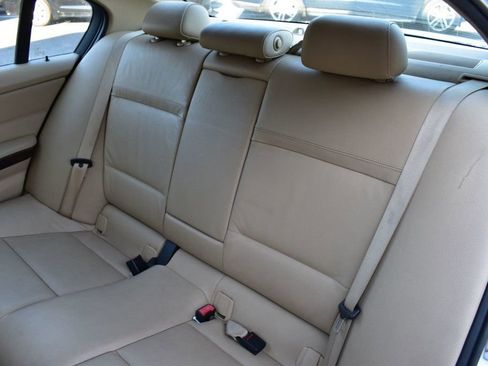 Used 2011 BMW 328i Sedan w/ Premium Pkg image 21