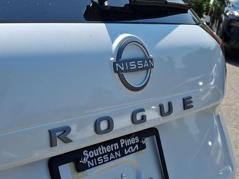 Certified 2026 Nissan Rogue SV FWD image 32
