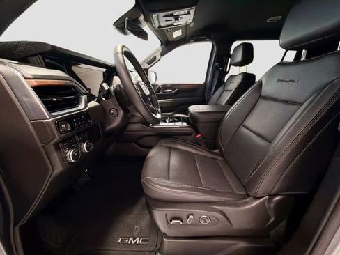 Certified 2025 GMC Yukon XL Denali image 18