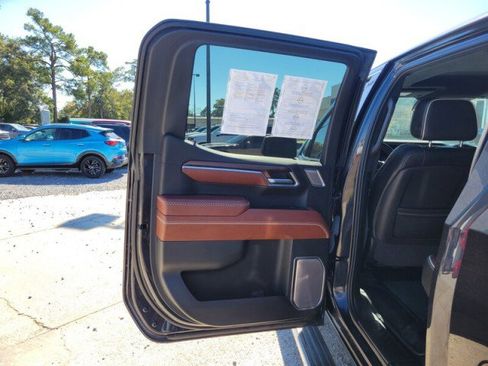 Used 2023 GMC Sierra 1500 Denali Ultimate image 30