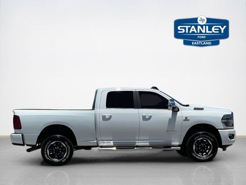 Used 2025 RAM 2500 Laramie AWD/4WD image 9