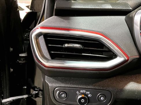 Used 2021 Chevrolet TrailBlazer RS w/ Sun and Liftgate Package image 34