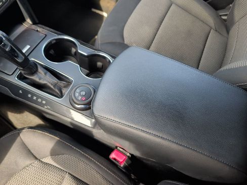 Used 2017 Ford Explorer XLT image 17