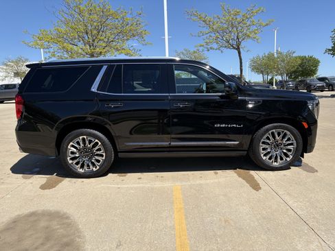 Used 2023 GMC Yukon Denali Ultimate AWD/4WD image 8