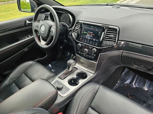 Used 2019 Jeep Grand Cherokee Trailhawk w/ Trailhawk Luxury Group AWD/4WD image 10