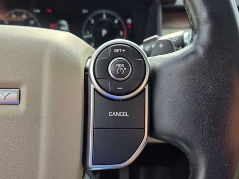 Used 2018 Land Rover Discovery HSE AWD/4WD image 24
