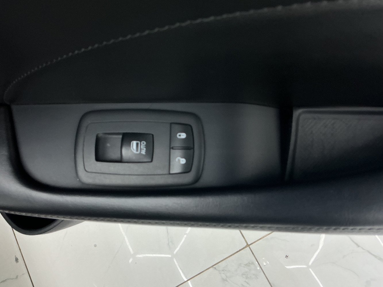 Used 2016 Dodge Challenger SXT Plus RWD image 37