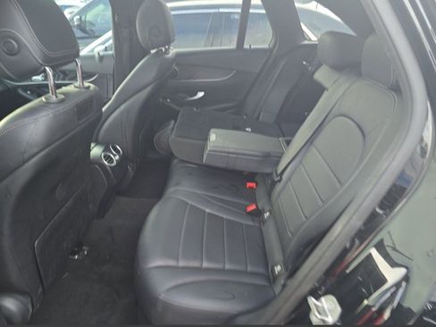 Used 2018 Mercedes-Benz GLC 300 w/ Premium Package image 25