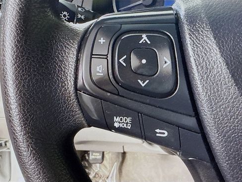 Used 2016 Toyota Camry LE image 14