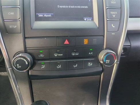 Used 2017 Toyota Camry SE image 8