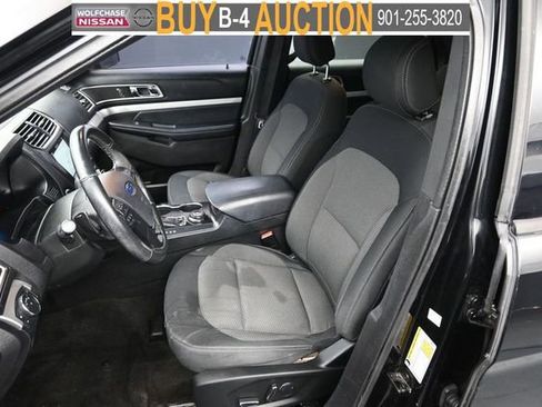 Used 2017 Ford Explorer XLT w/ Equipment Group 201A AWD/4WD image 17