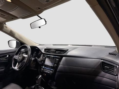 Used 2018 Nissan Rogue SV image 29