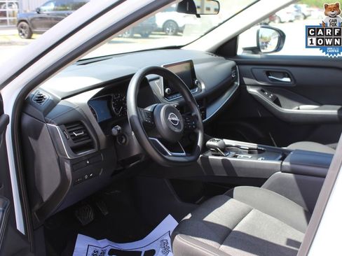 Used 2024 Nissan Rogue SV FWD image 16