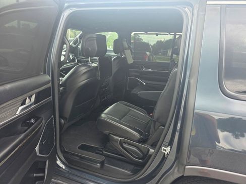 Used 2022 Jeep Wagoneer Series III w/ Convenience Group I AWD/4WD image 7