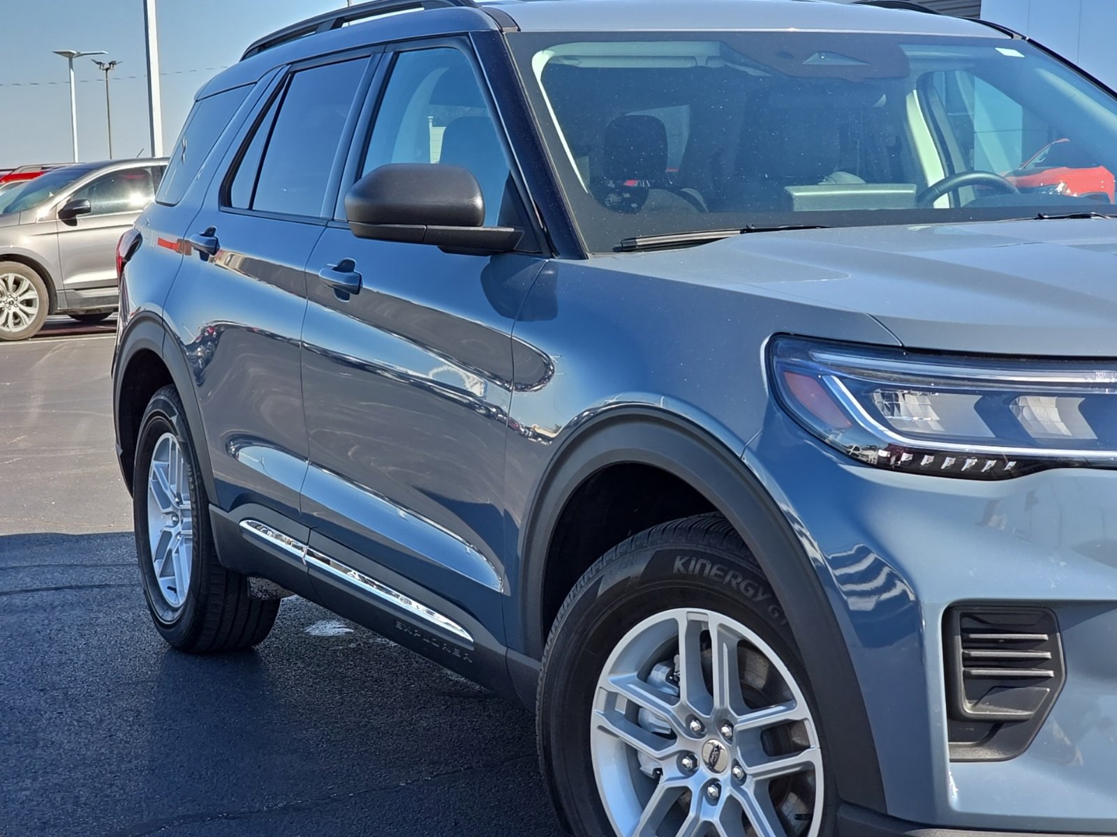 Used 2025 Ford Explorer Active RWD image 66