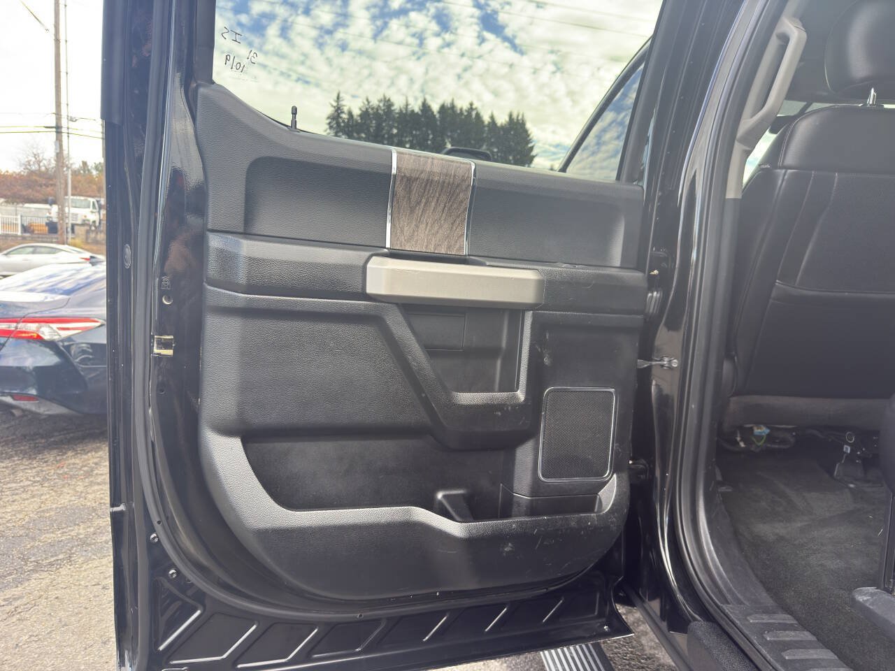 Used 2017 Ford F350 Lariat w/ FX4 4x4 Off Road Package image 6