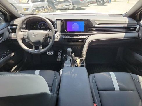 Used 2025 Toyota Camry SE AWD/4WD image 21