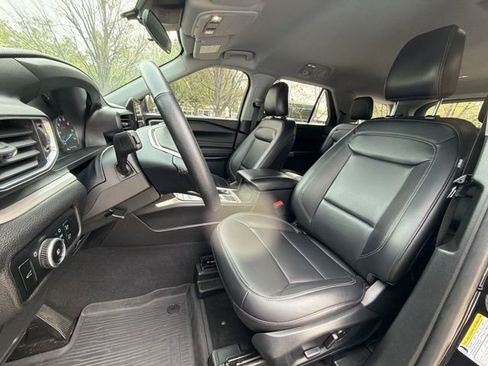 Used 2023 Ford Explorer XLT w/ Equipment Group 202A RWD image 11