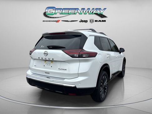 Used 2025 Nissan Rogue Platinum image 4