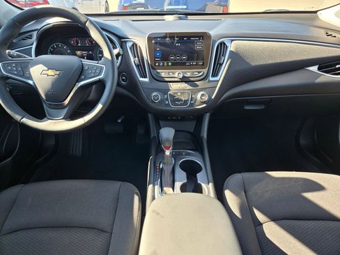 Used 2025 Chevrolet Malibu RS image 12