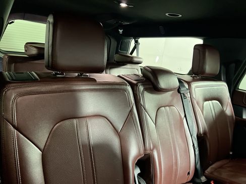 Used 2024 Ford Expedition Max Limited image 31