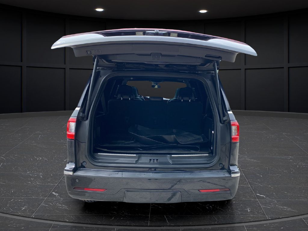 Used 2019 Lincoln Navigator L Reserve w/ Cargo Package AWD/4WD image 9