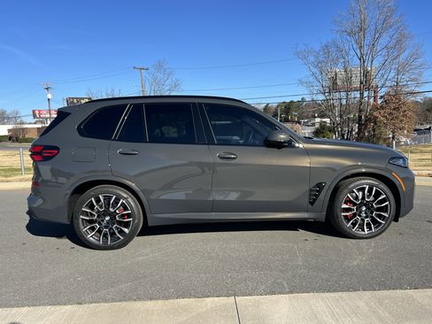 Used 2026 BMW X5 xDrive50e w/ M Sport Package image 11