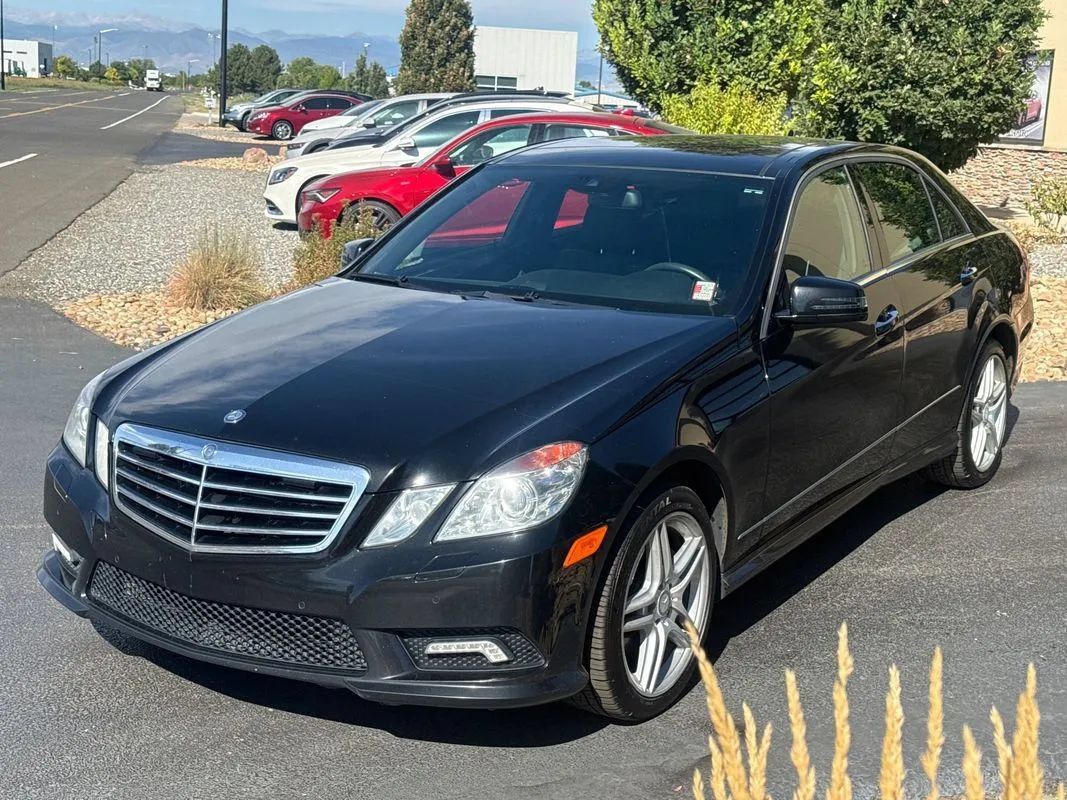 Used 2011 Mercedes-Benz E 550 4MATIC Sedan w/ Premium 2 Pkg image 40