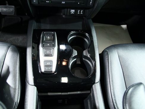 Used 2016 Honda Pilot Touring image 22