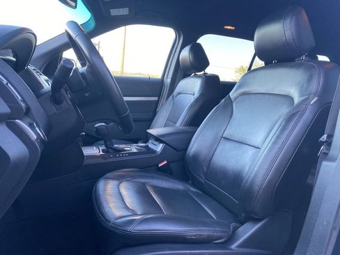 Used 2016 Ford Explorer XLT w/ Equipment Group 202A AWD/4WD image 12