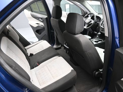 Used 2022 Chevrolet Equinox LS w/ LS Convenience Package FWD image 18