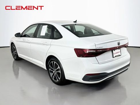 Used 2025 Volkswagen Jetta Sport FWD image 9